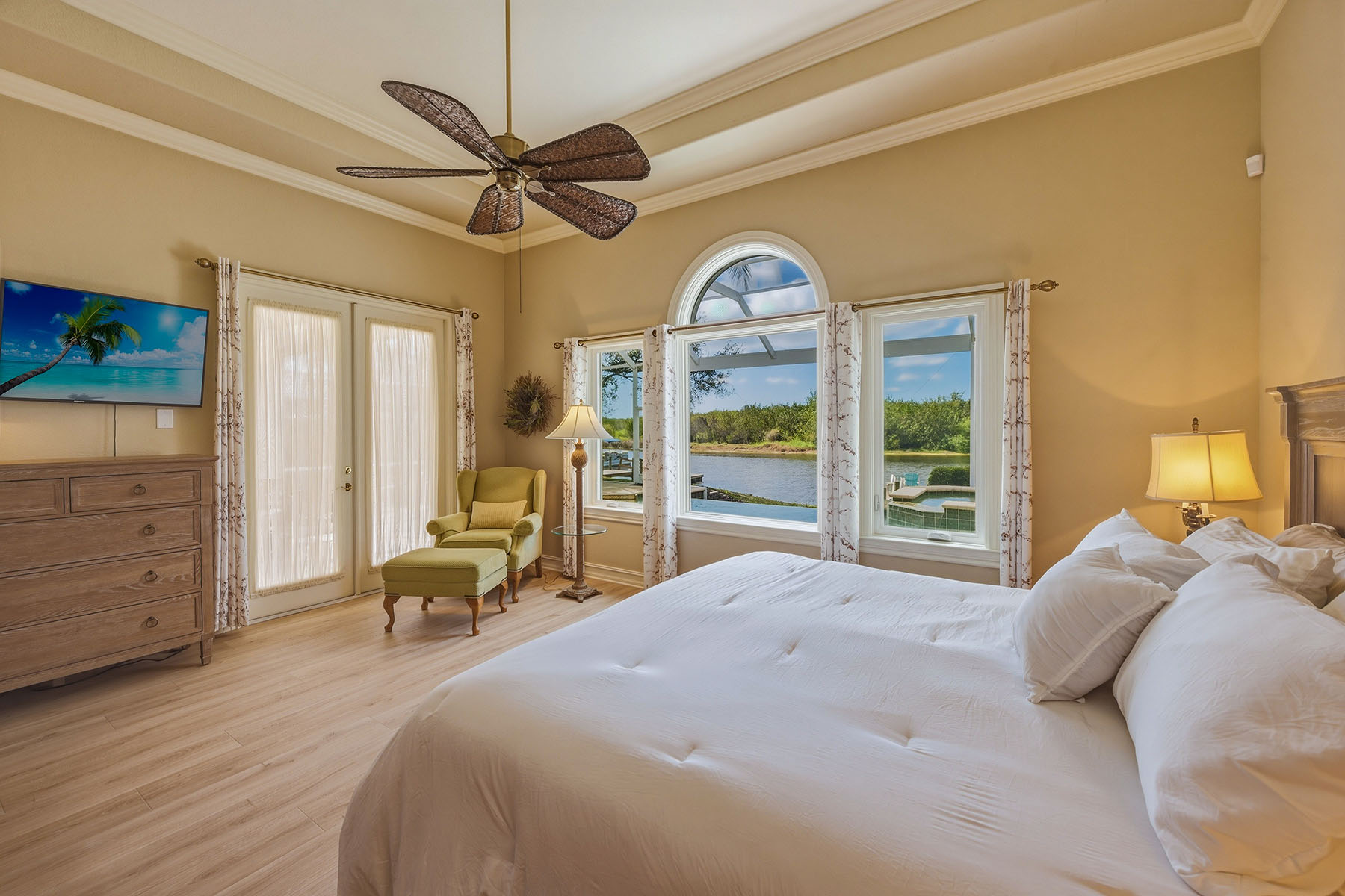 8476 Mallards Point