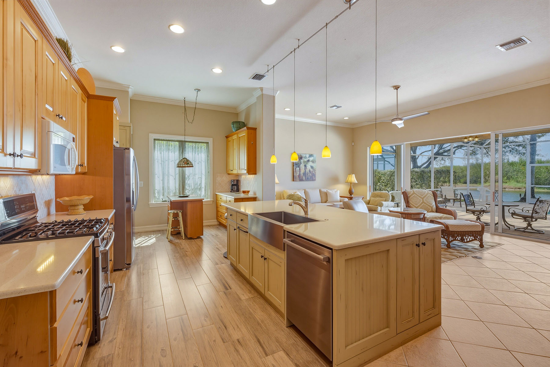 8476 Mallards Point