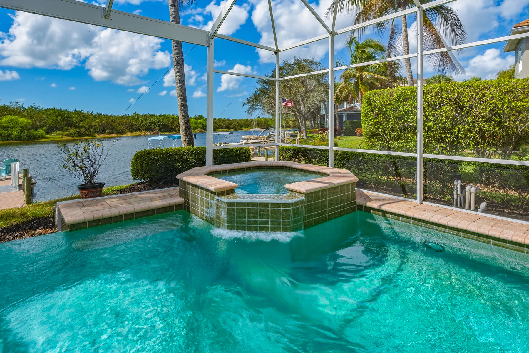 8476 Mallards Point