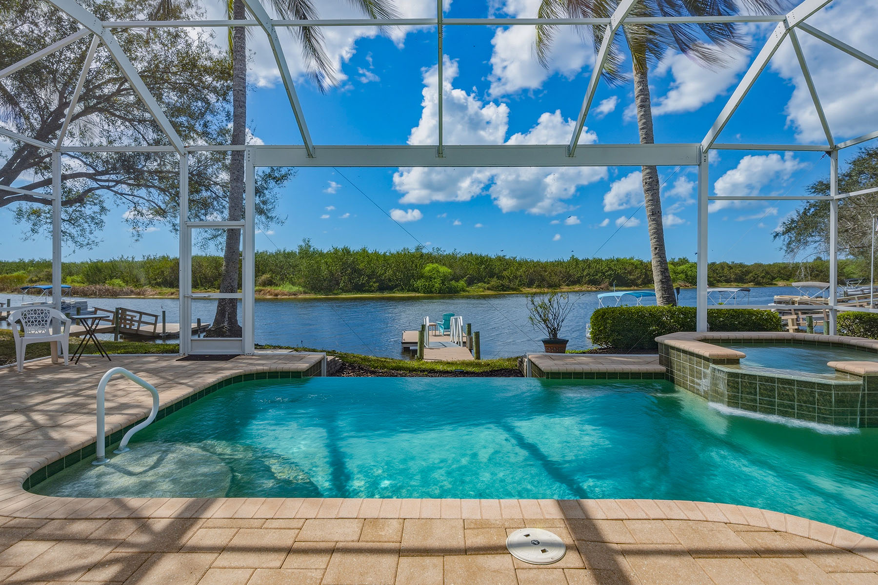 8476 Mallards Point