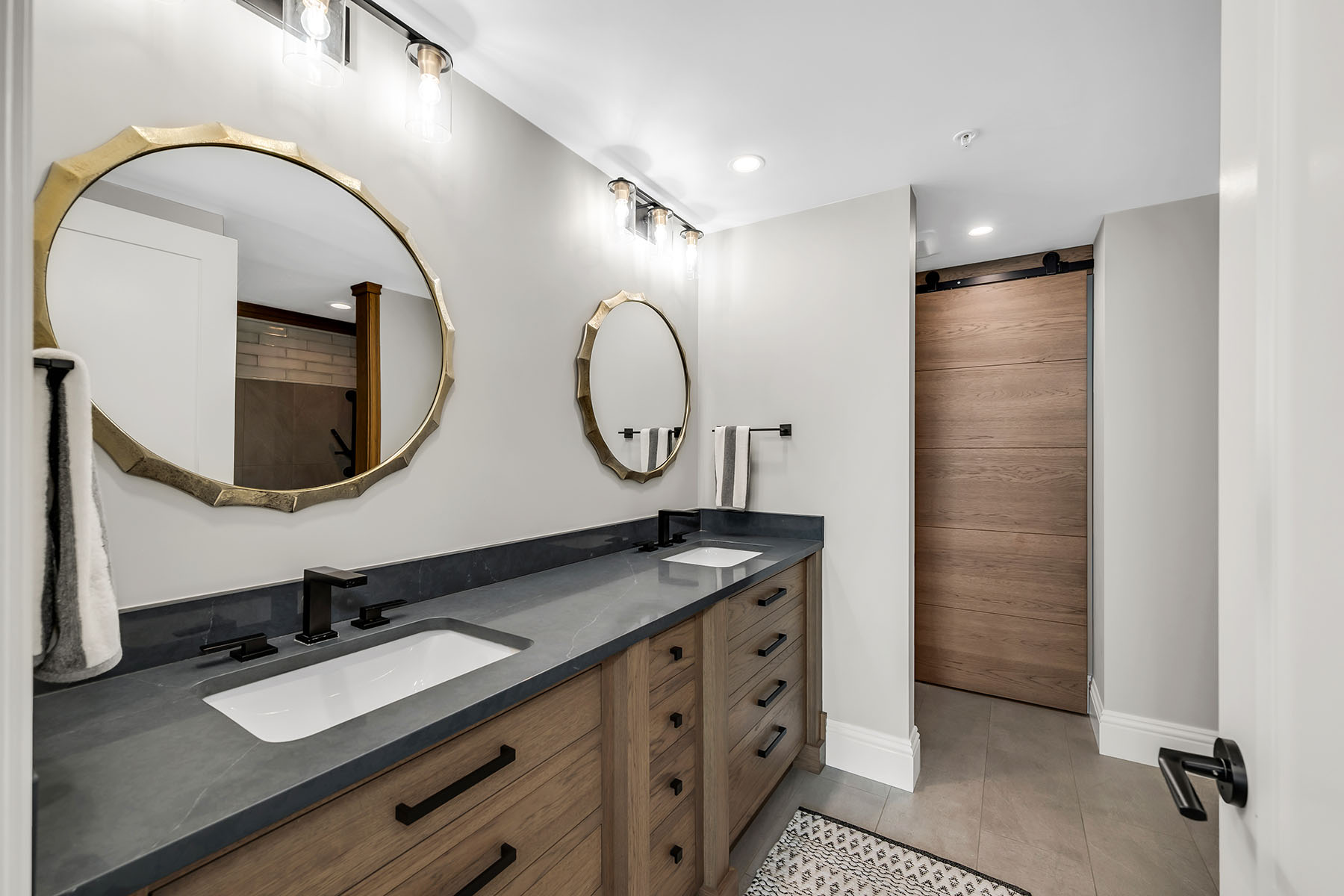 3000 Oasis Grand Boulevard , 1004