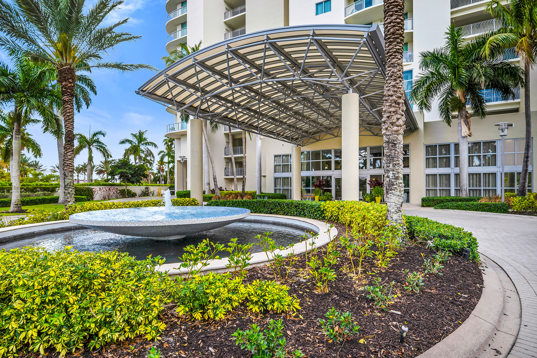 3000 Oasis Grand Boulevard , 1004
