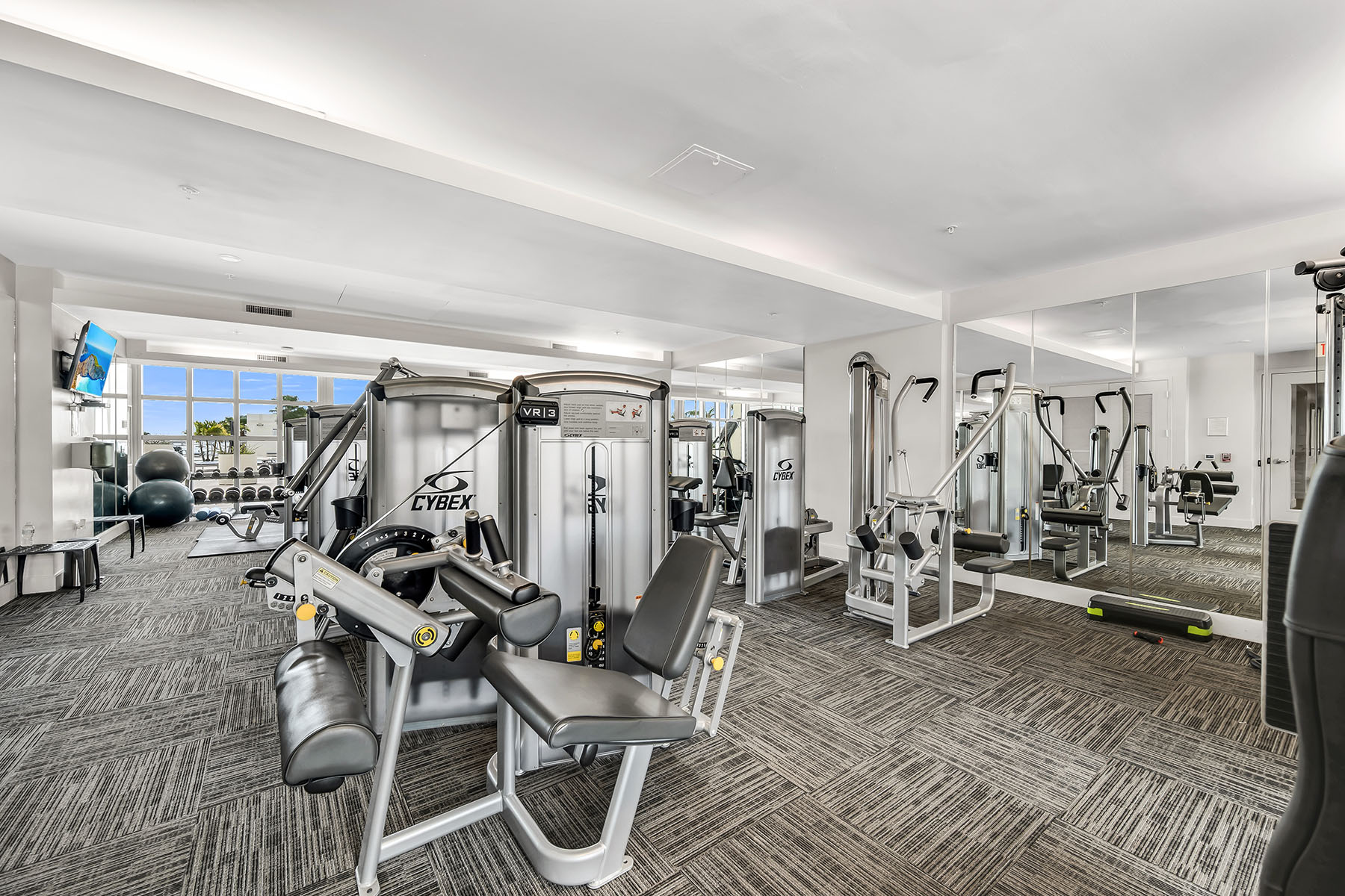 3000 Oasis Grand Boulevard , 1004