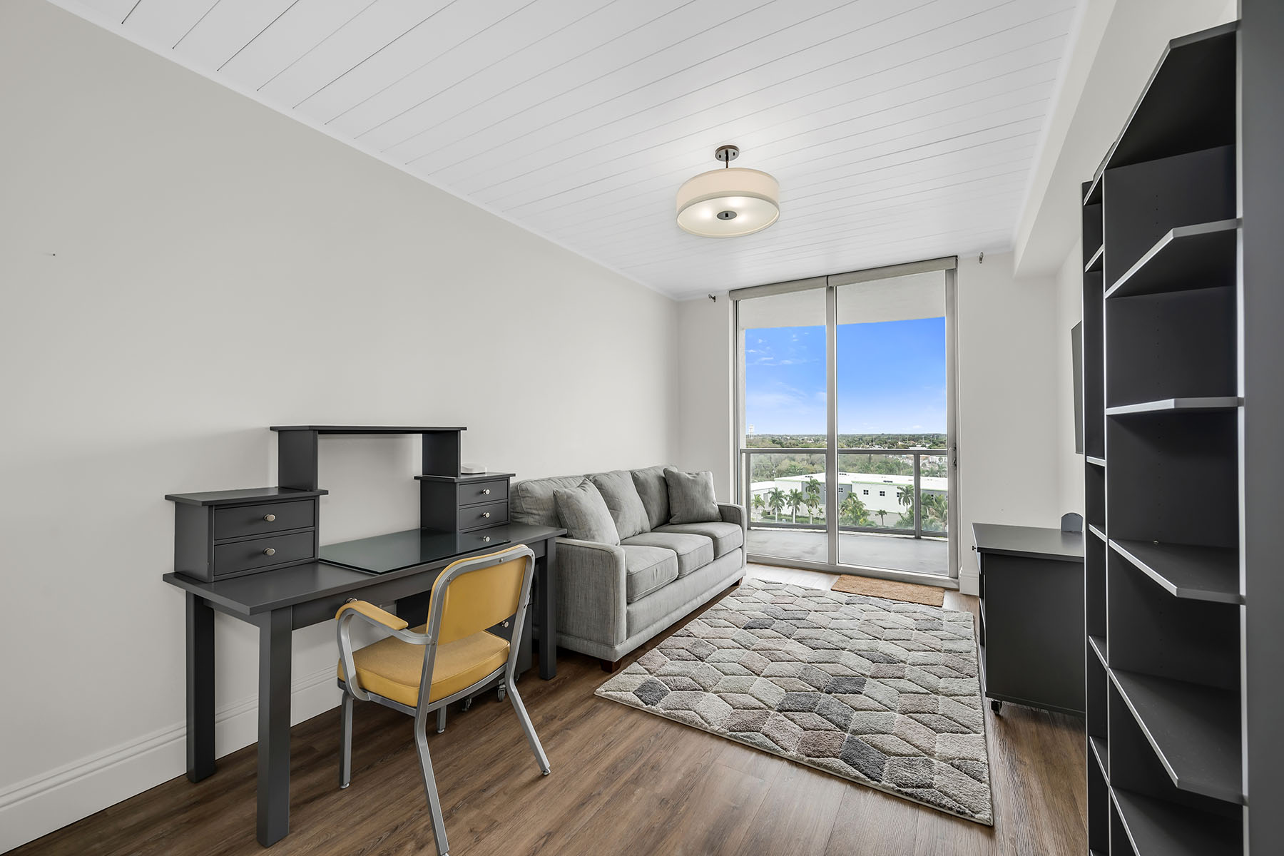 3000 Oasis Grand Boulevard , 1004