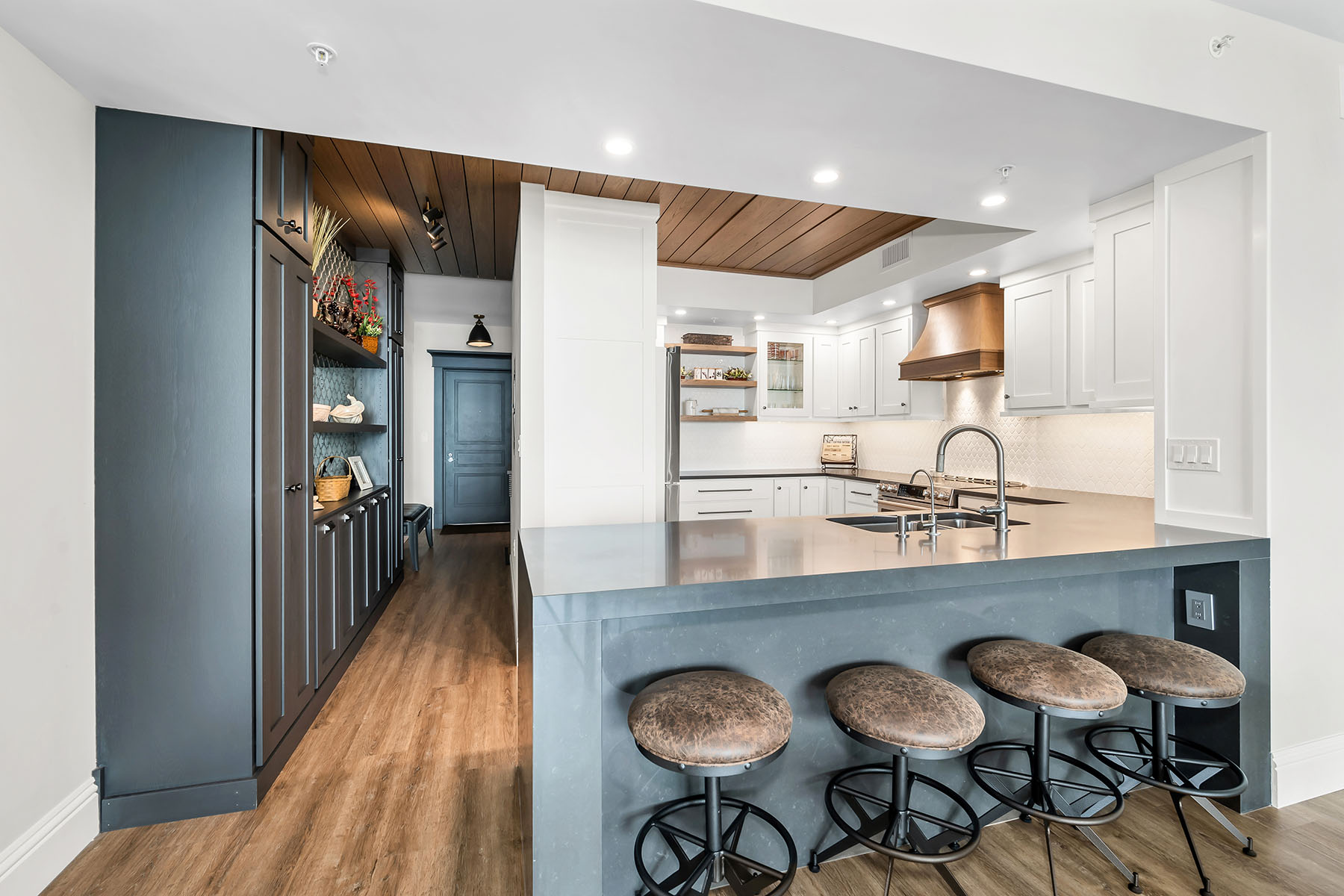 3000 Oasis Grand Boulevard , 1004