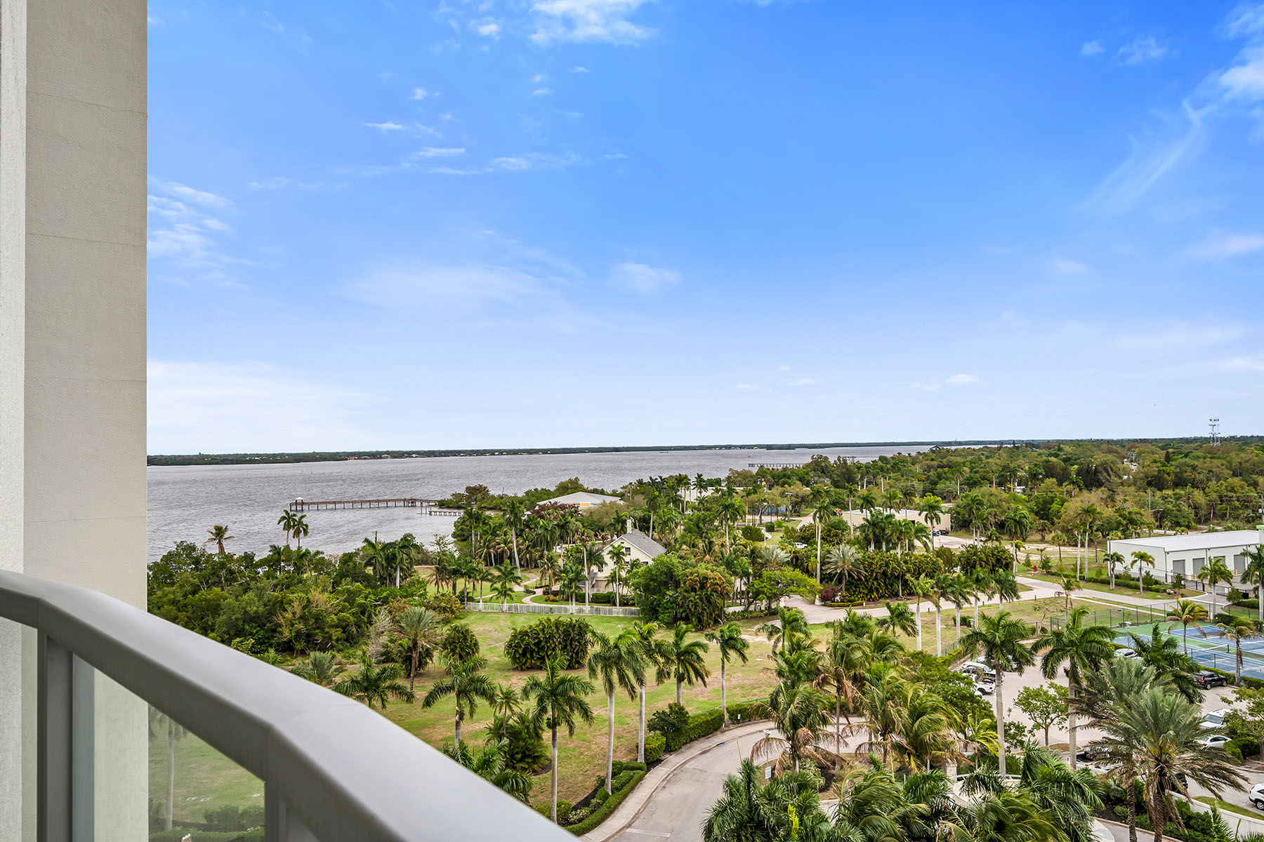 3000 Oasis Grand Boulevard , 1004