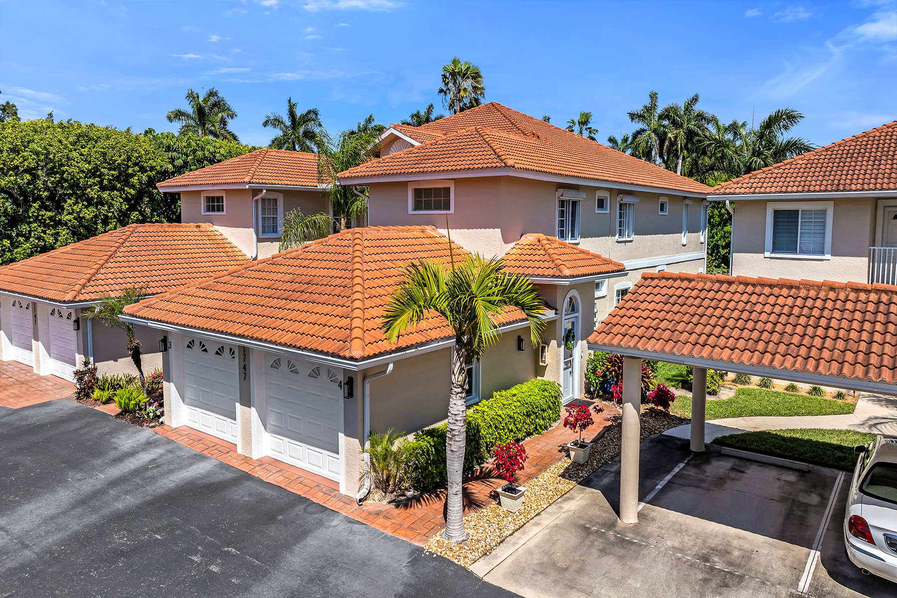1747 Reuven Circle , 4