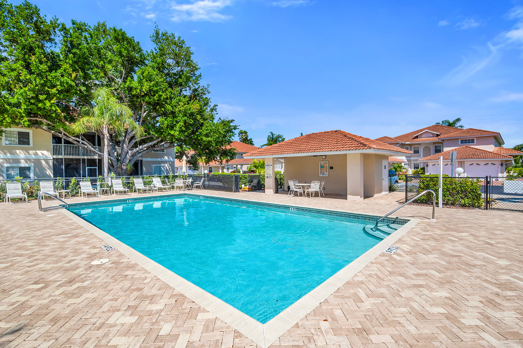 1747 Reuven Circle , 4
