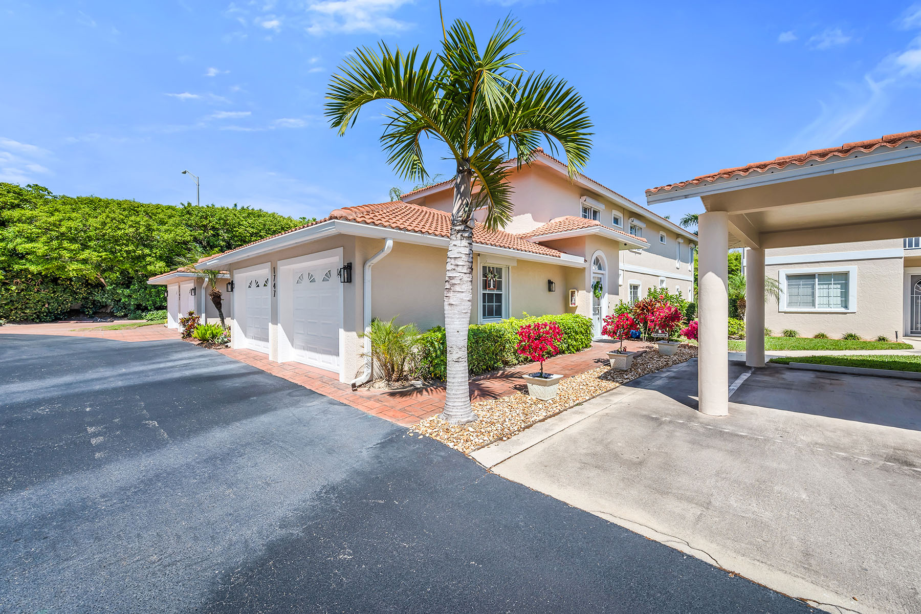 1747 Reuven Circle , 4