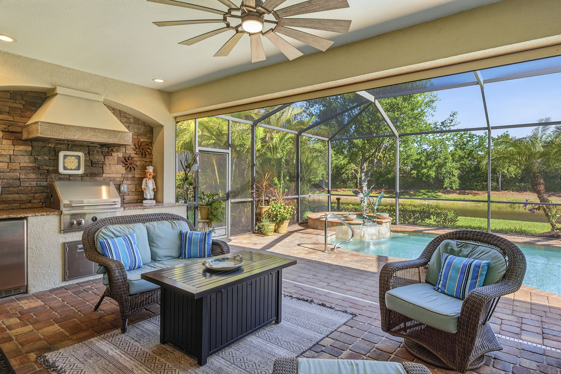 2842 Aviamar Circle