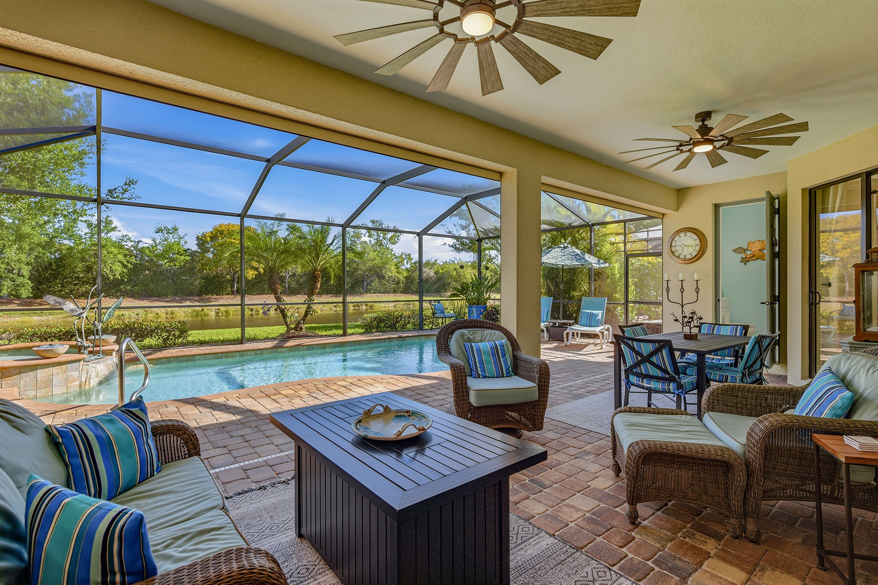 2842 Aviamar Circle