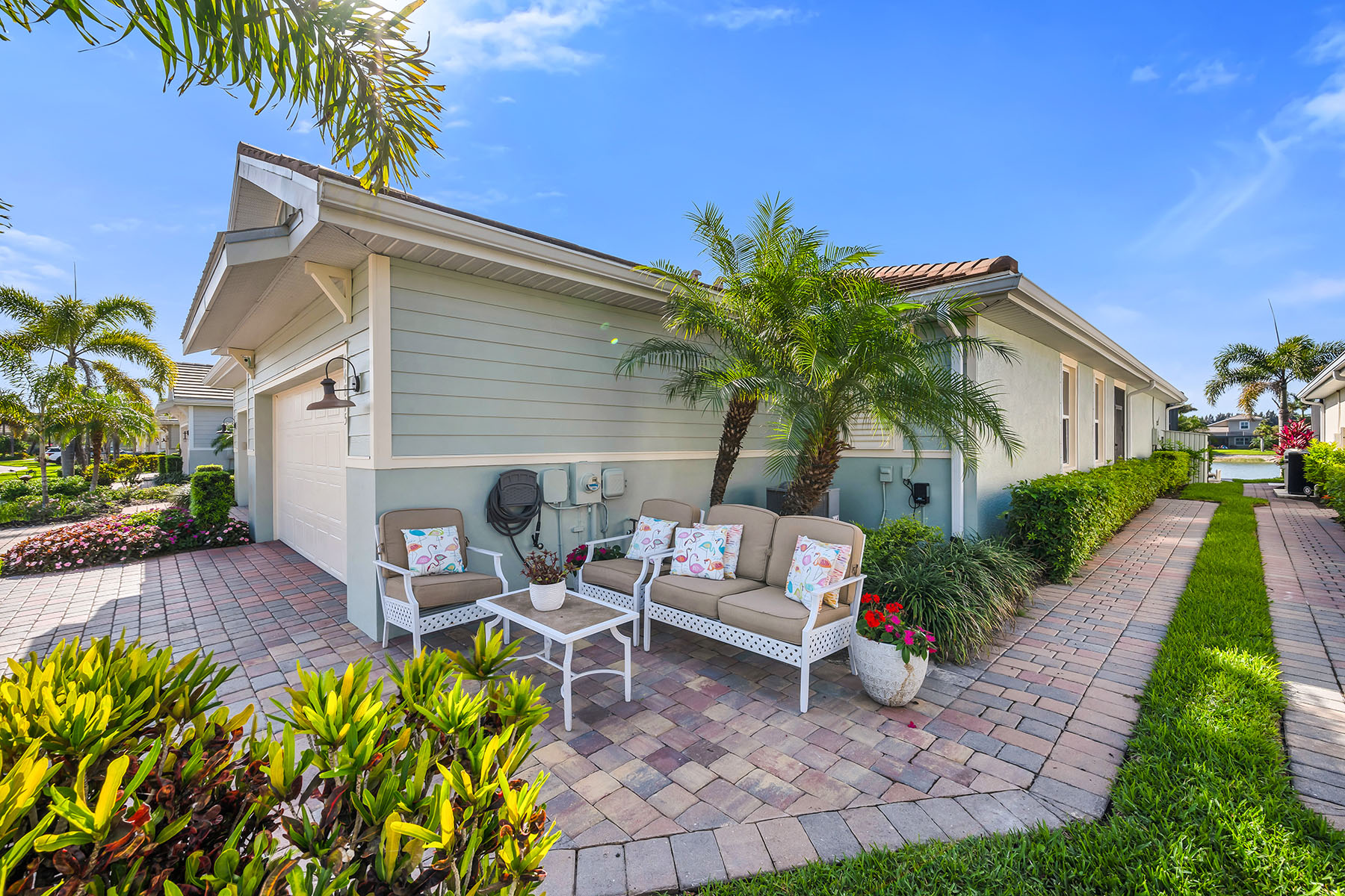 14815 Edgewater Circle