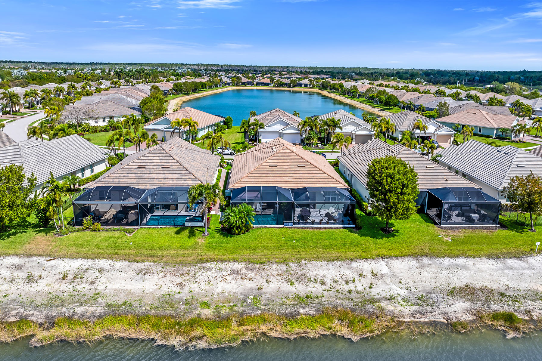 14815 Edgewater Circle