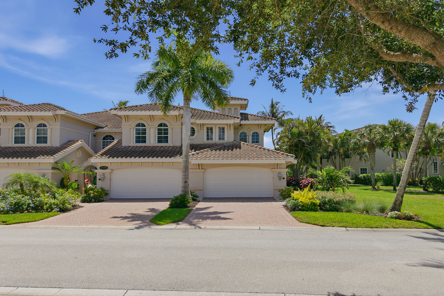 3176 Serena Lane , 202