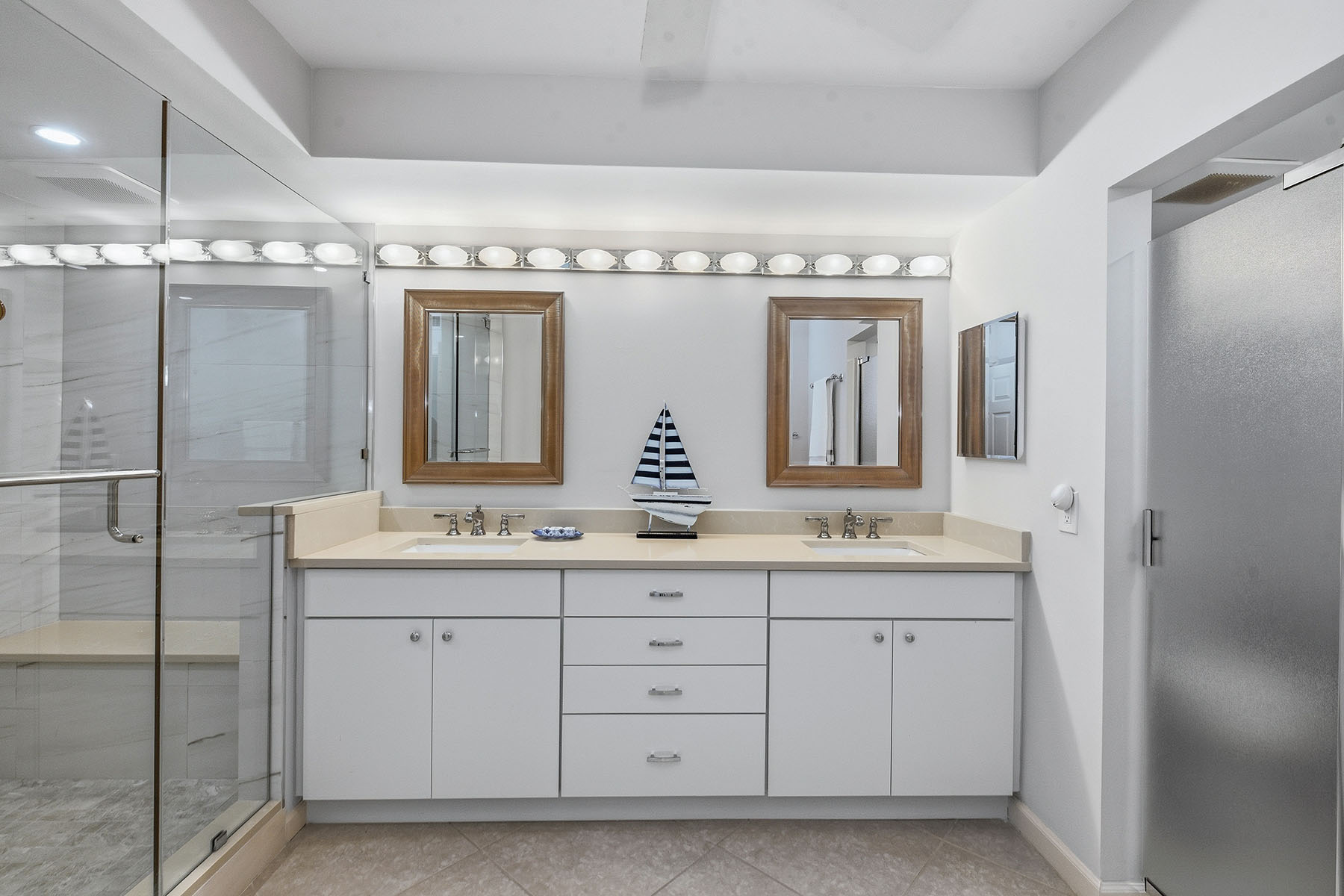 4051 Gulf Shore Boulevard N , 300