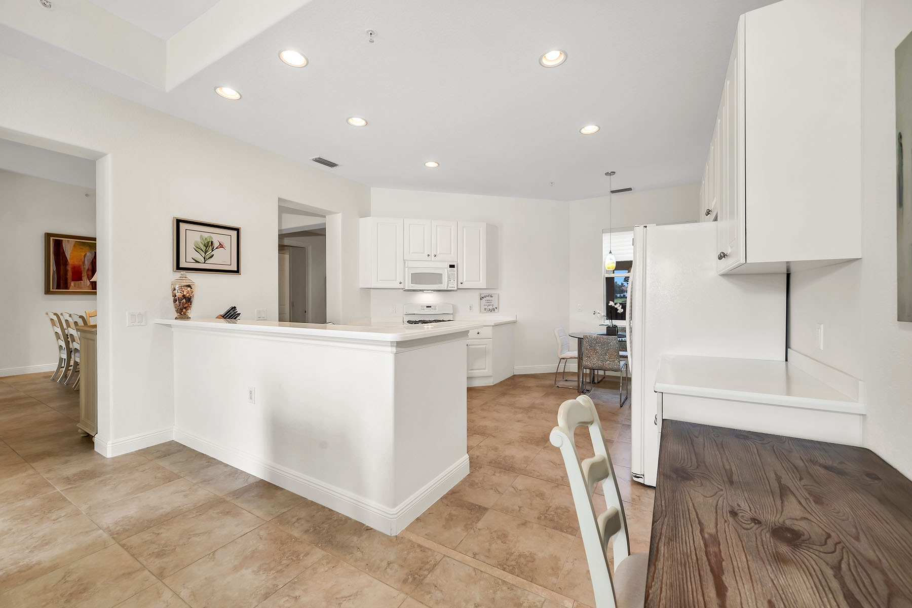 3141 Aviamar Circle , 103