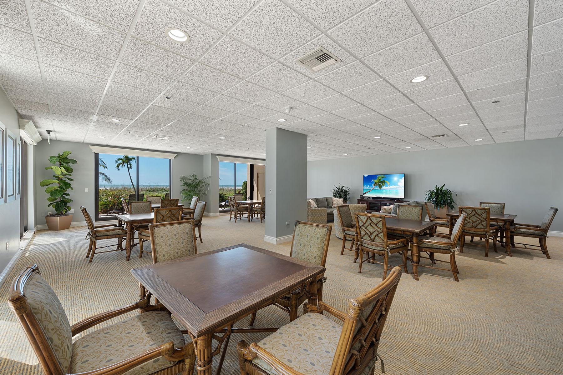 174 S Collier Boulevard , PH-D