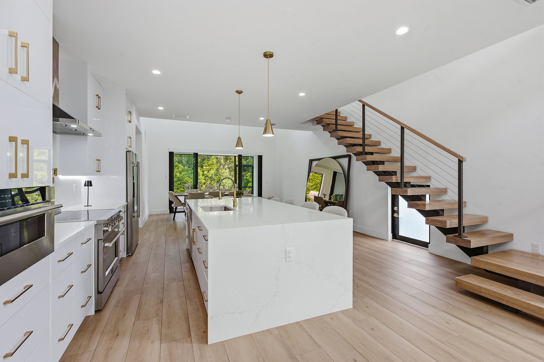 3384 Canal Street