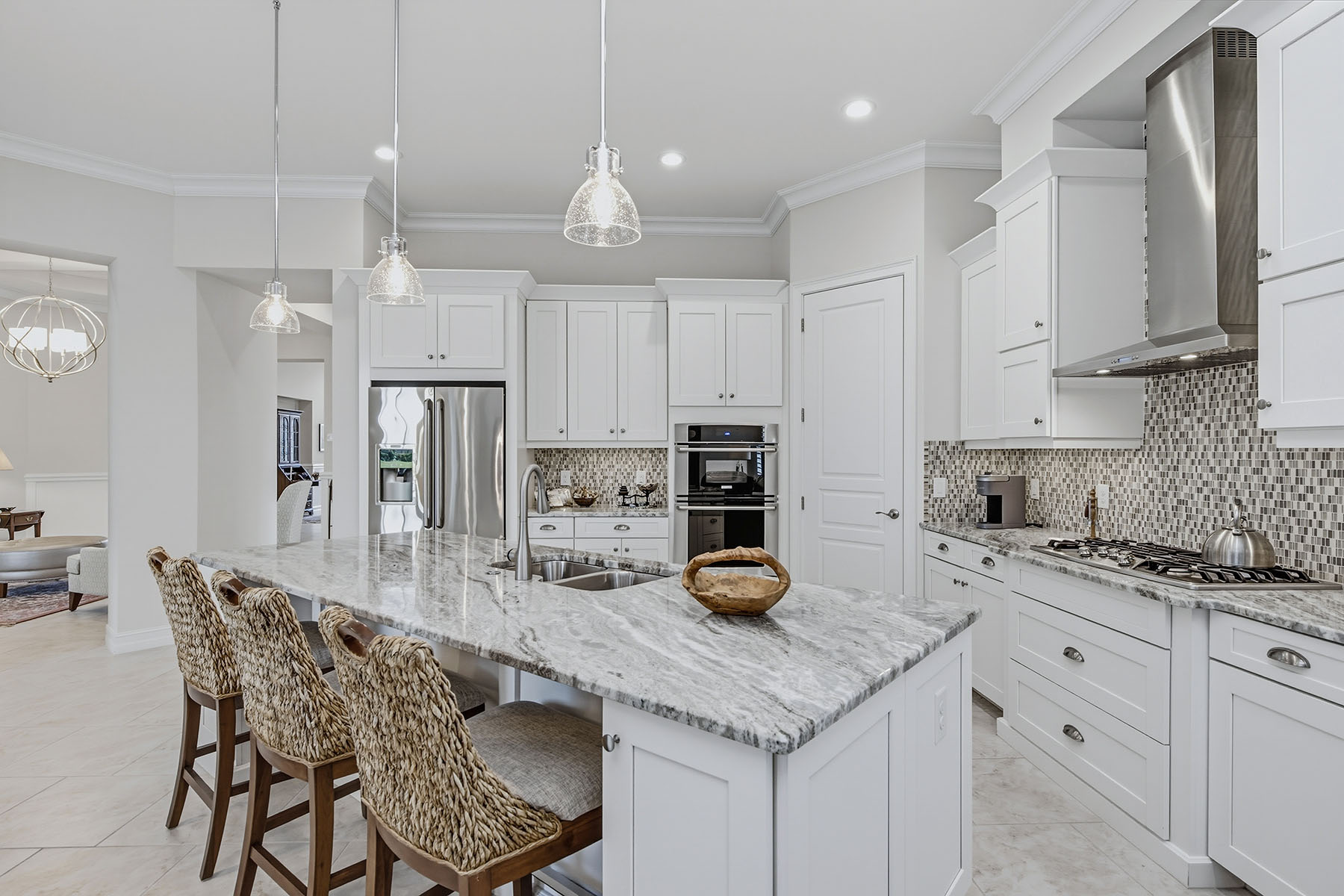 9454 Lagomar Court