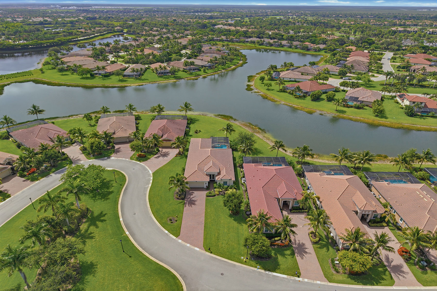 9454 Lagomar Court
