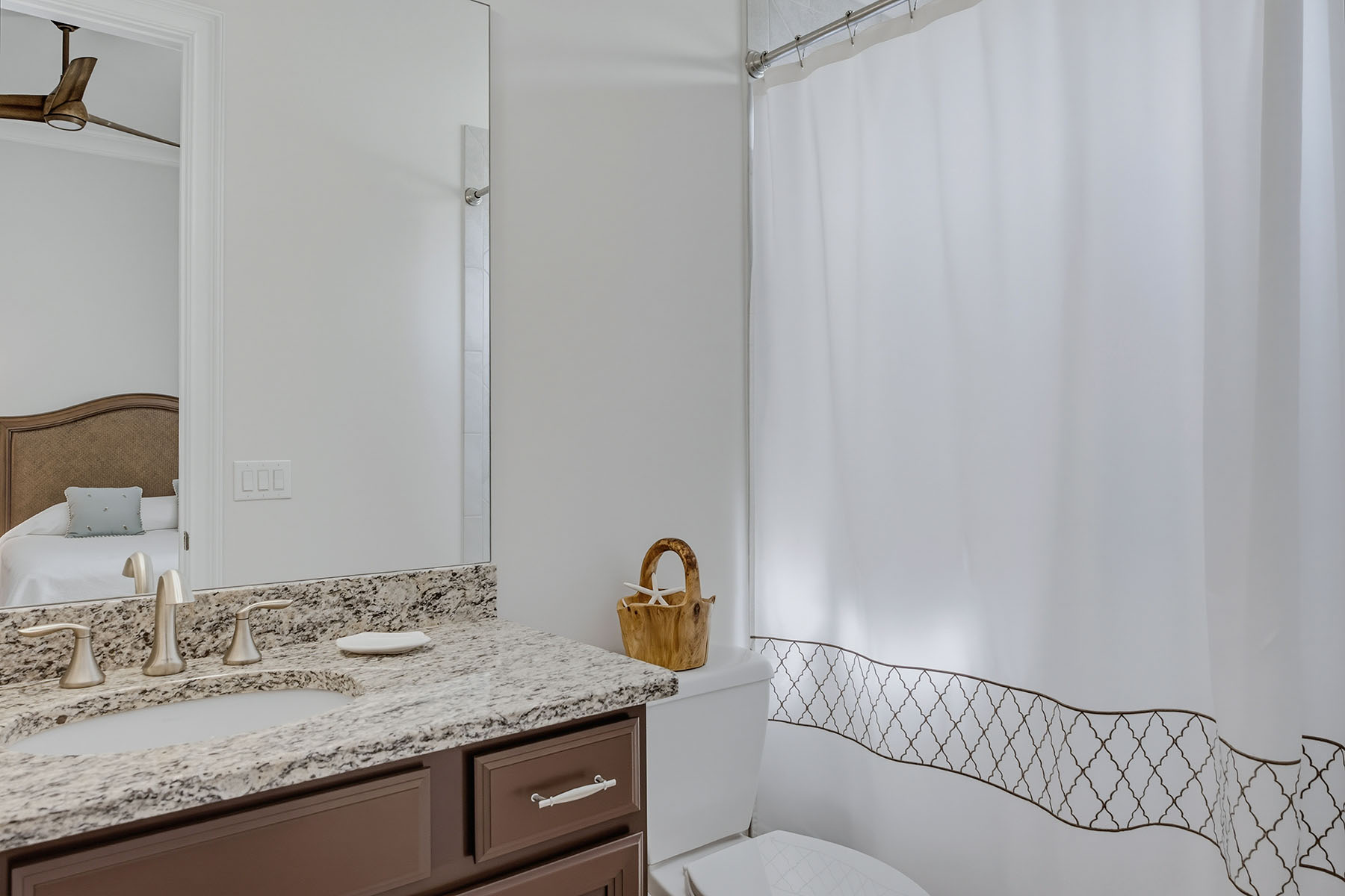 9454 Lagomar Court