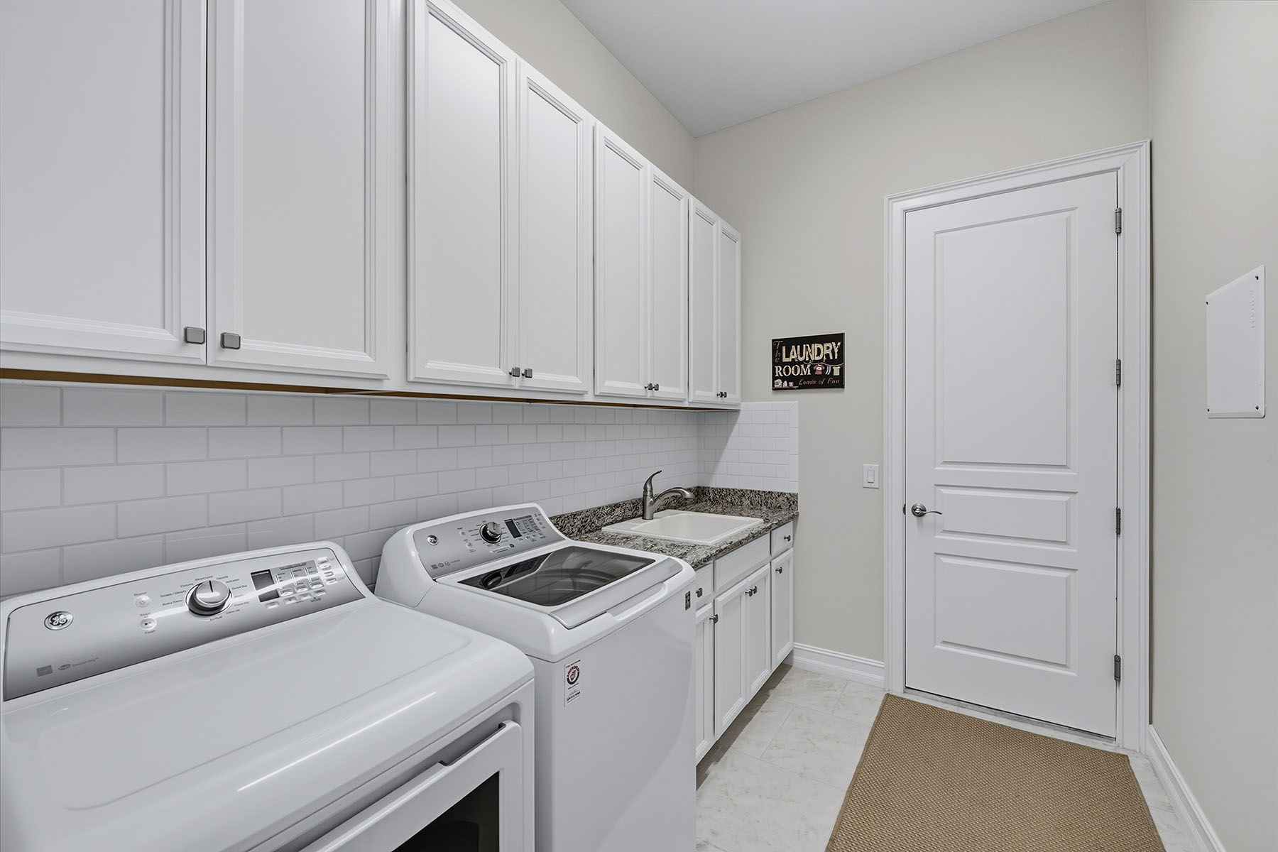 9454 Lagomar Court