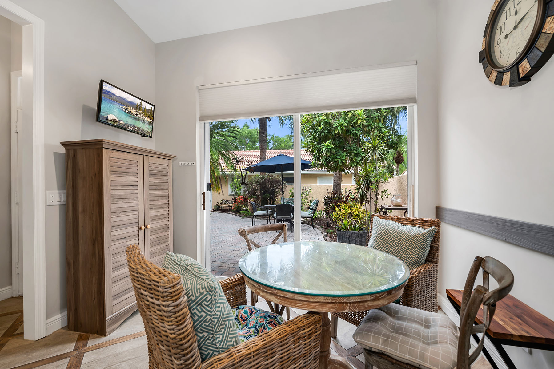 2326 Magnolia Lane , 6104