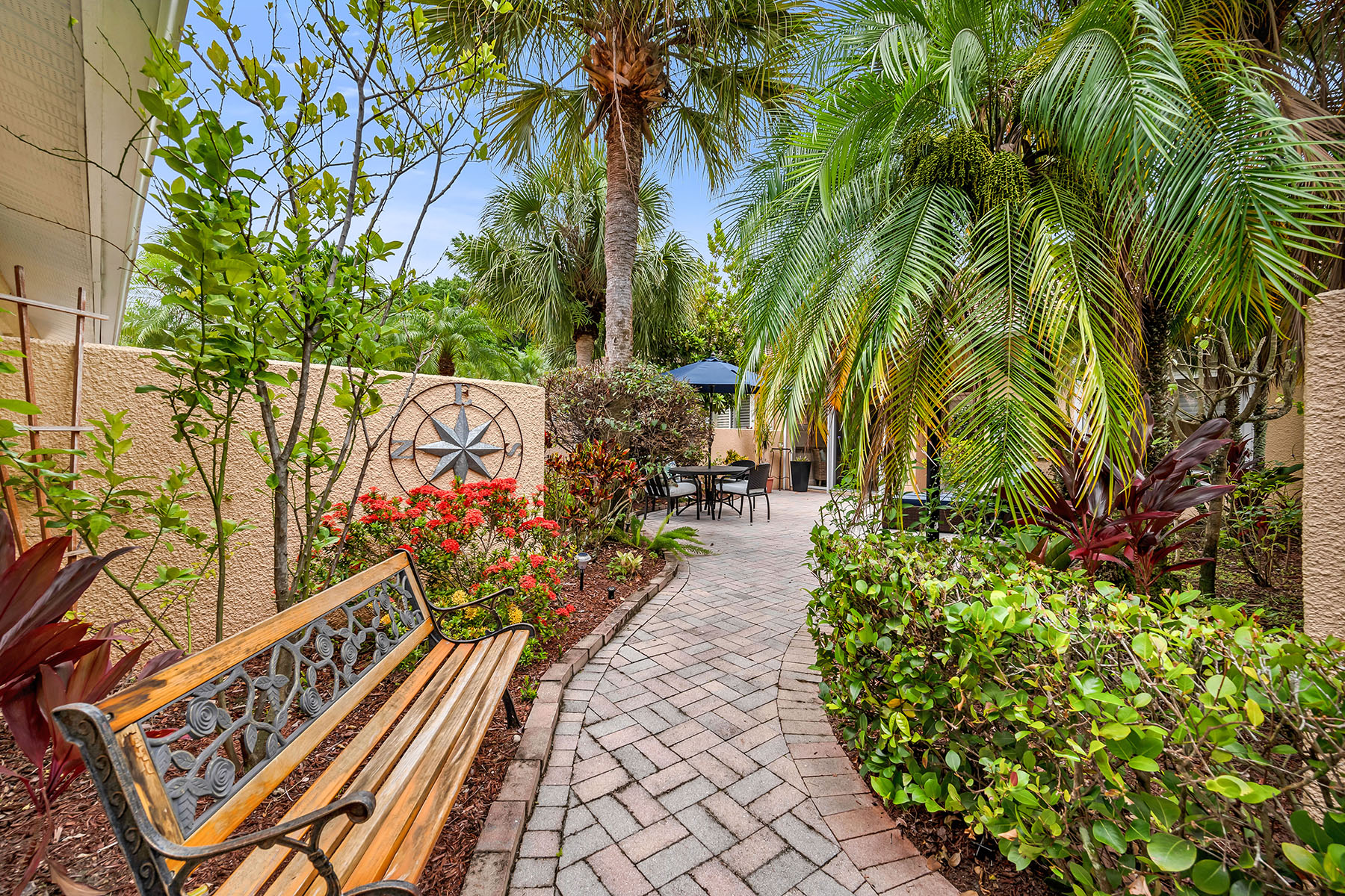 2326 Magnolia Lane , 6104