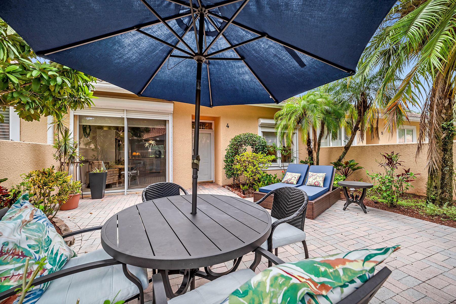 2326 Magnolia Lane , 6104