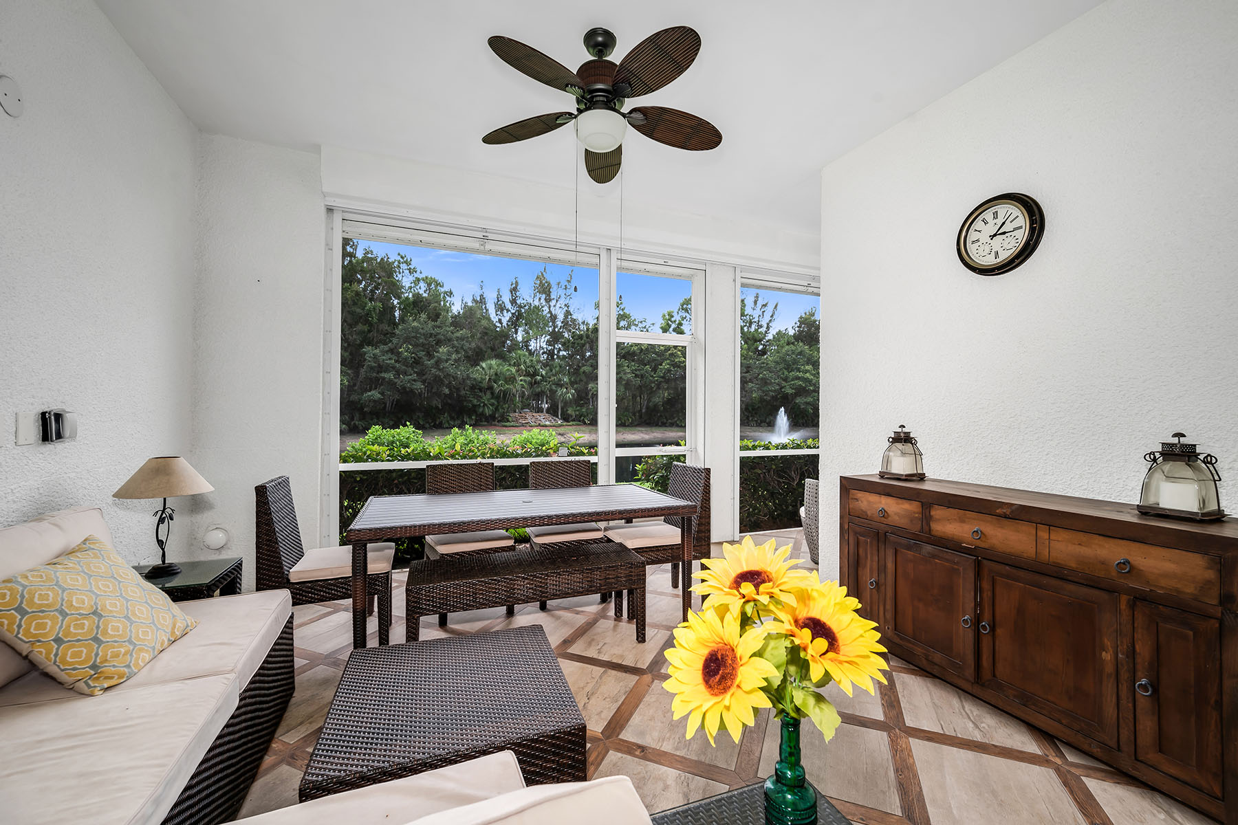 2326 Magnolia Lane , 6104
