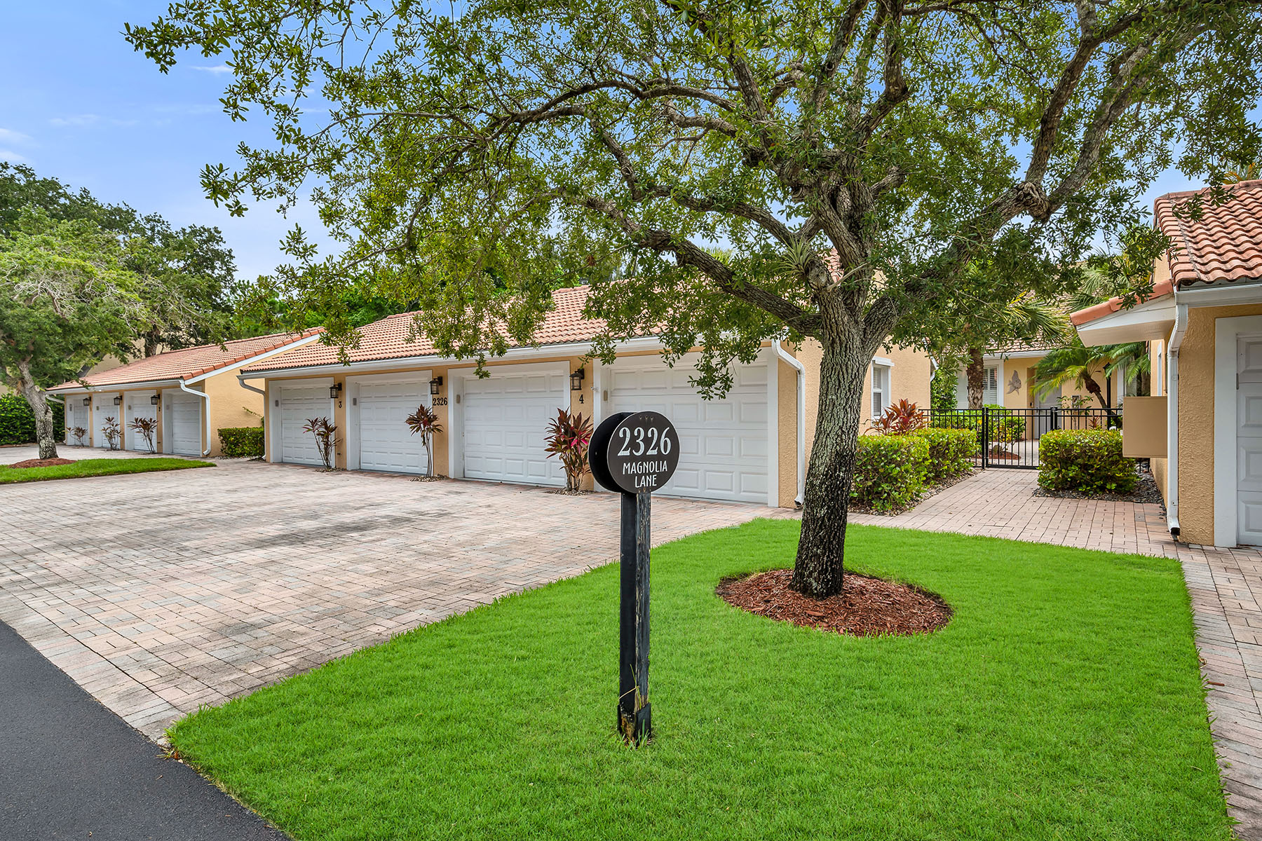 2326 Magnolia Lane , 6104