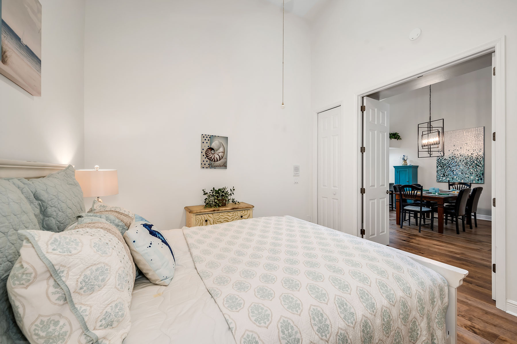 2326 Magnolia Lane , 6104