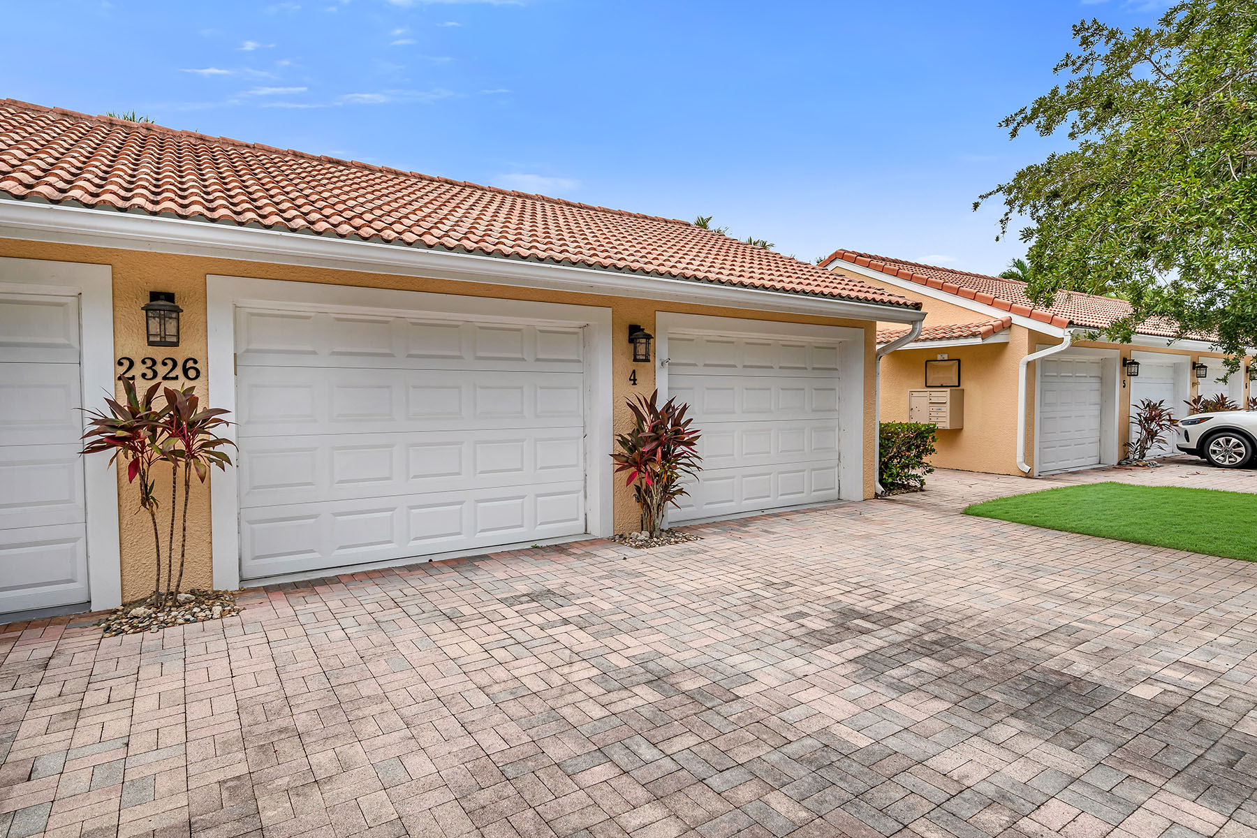 2326 Magnolia Lane , 6104