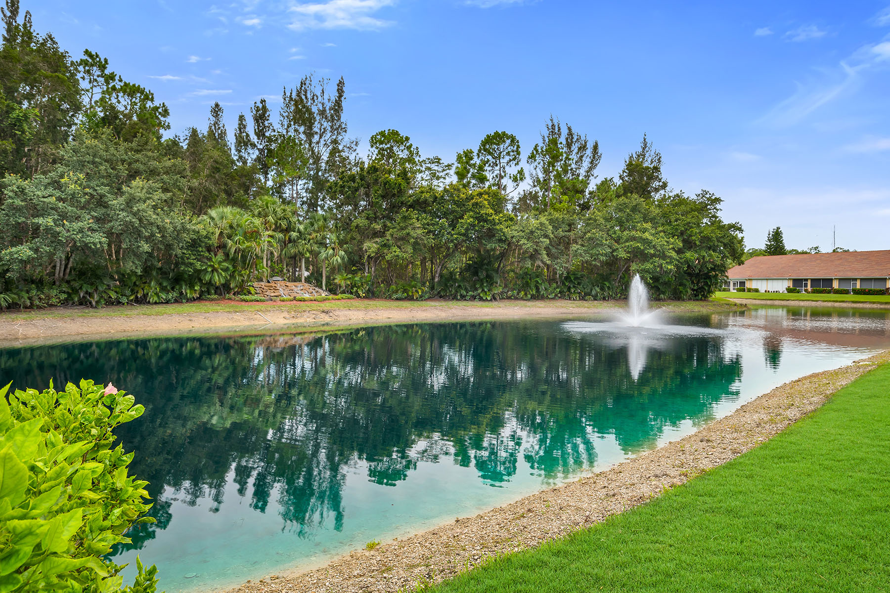 2326 Magnolia Lane , 6104