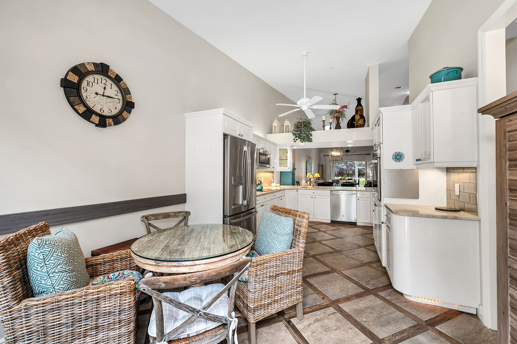 2326 Magnolia Lane , 6104