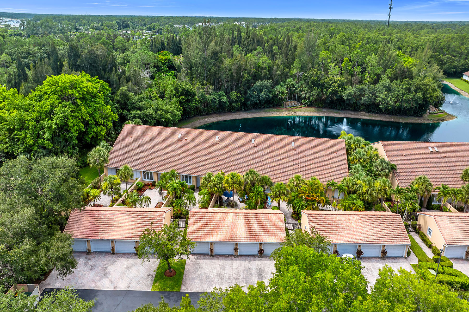 2326 Magnolia Lane , 6104