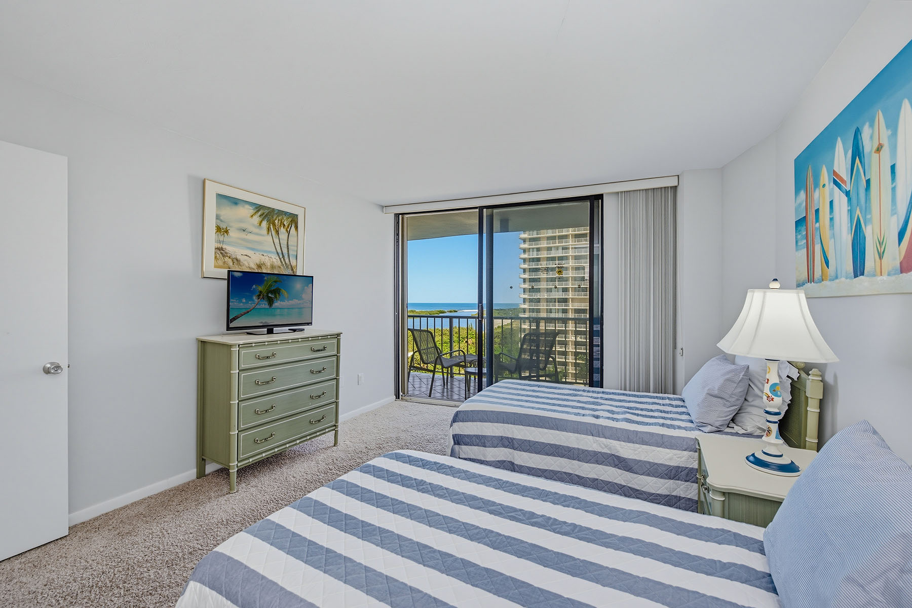 380 Seaview Court , 908