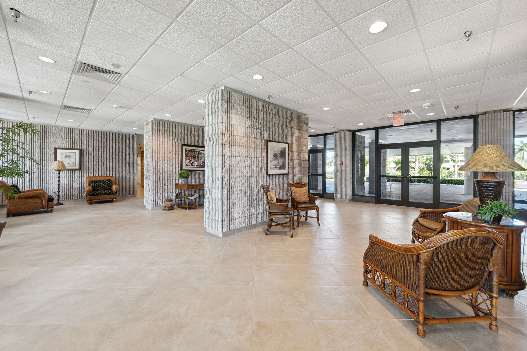 380 Seaview Court , 908