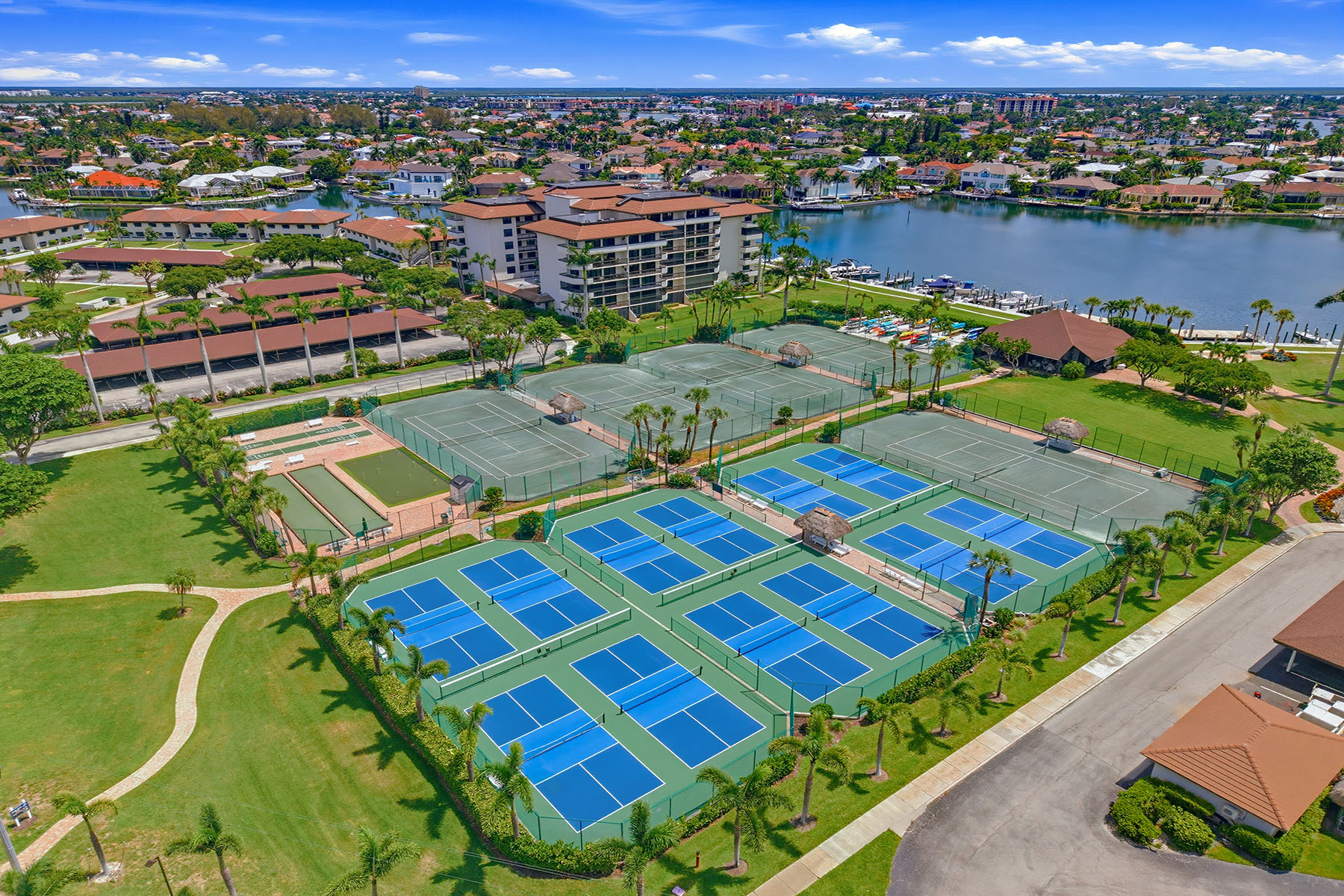380 Seaview Court , 908