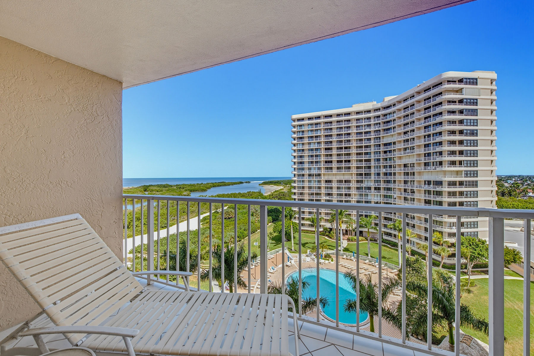 380 Seaview Court , 908