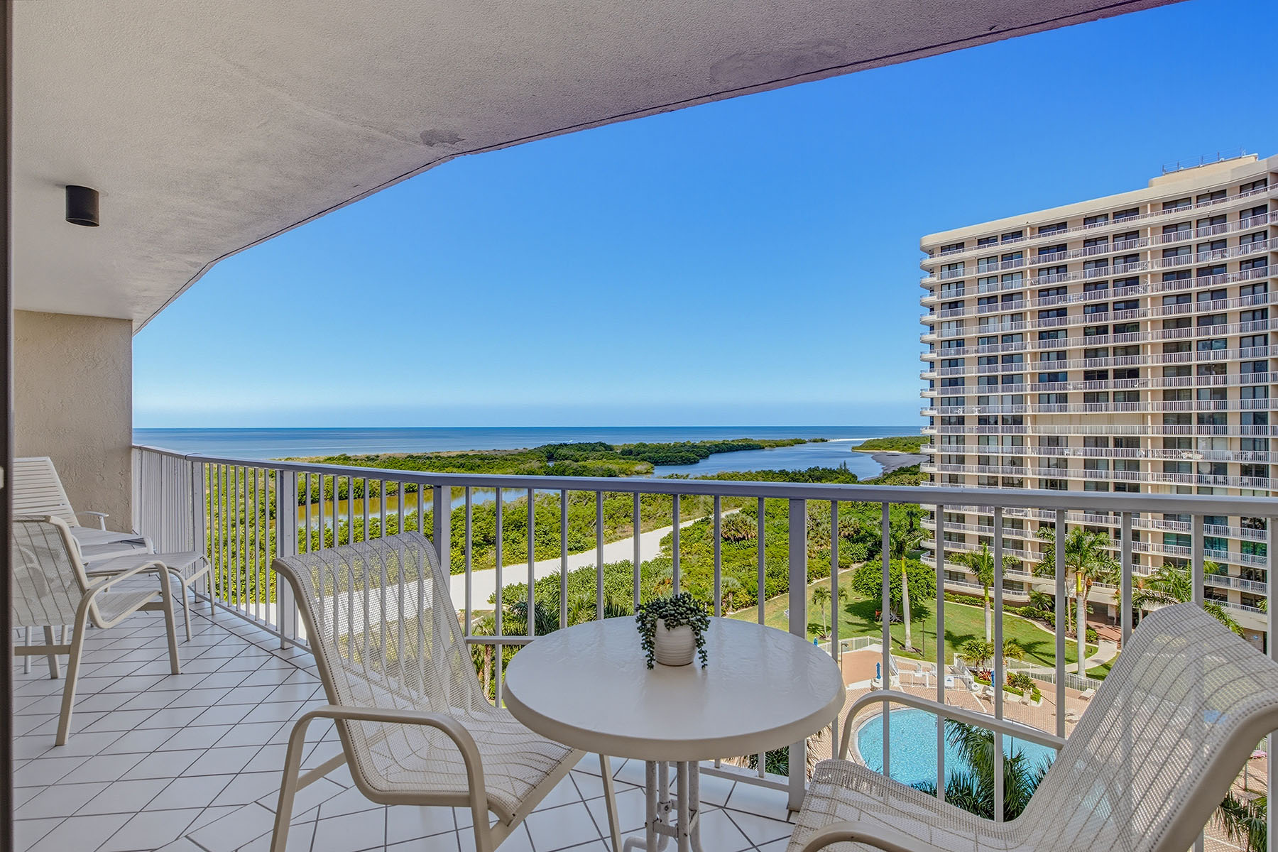 380 Seaview Court , 908