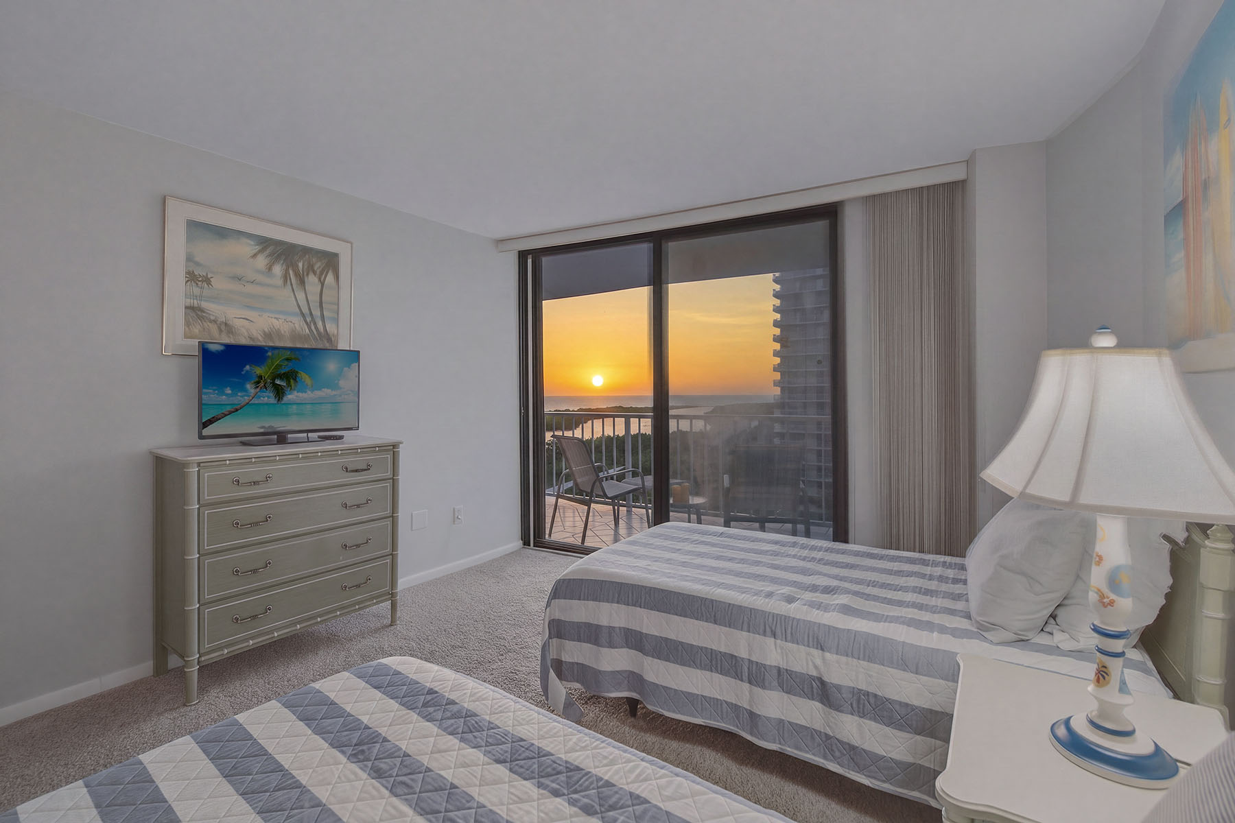380 Seaview Court , 908