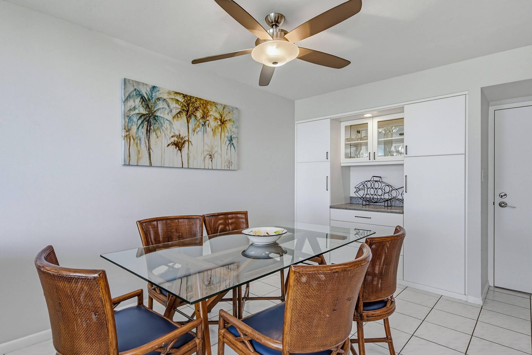 380 Seaview Court , 908