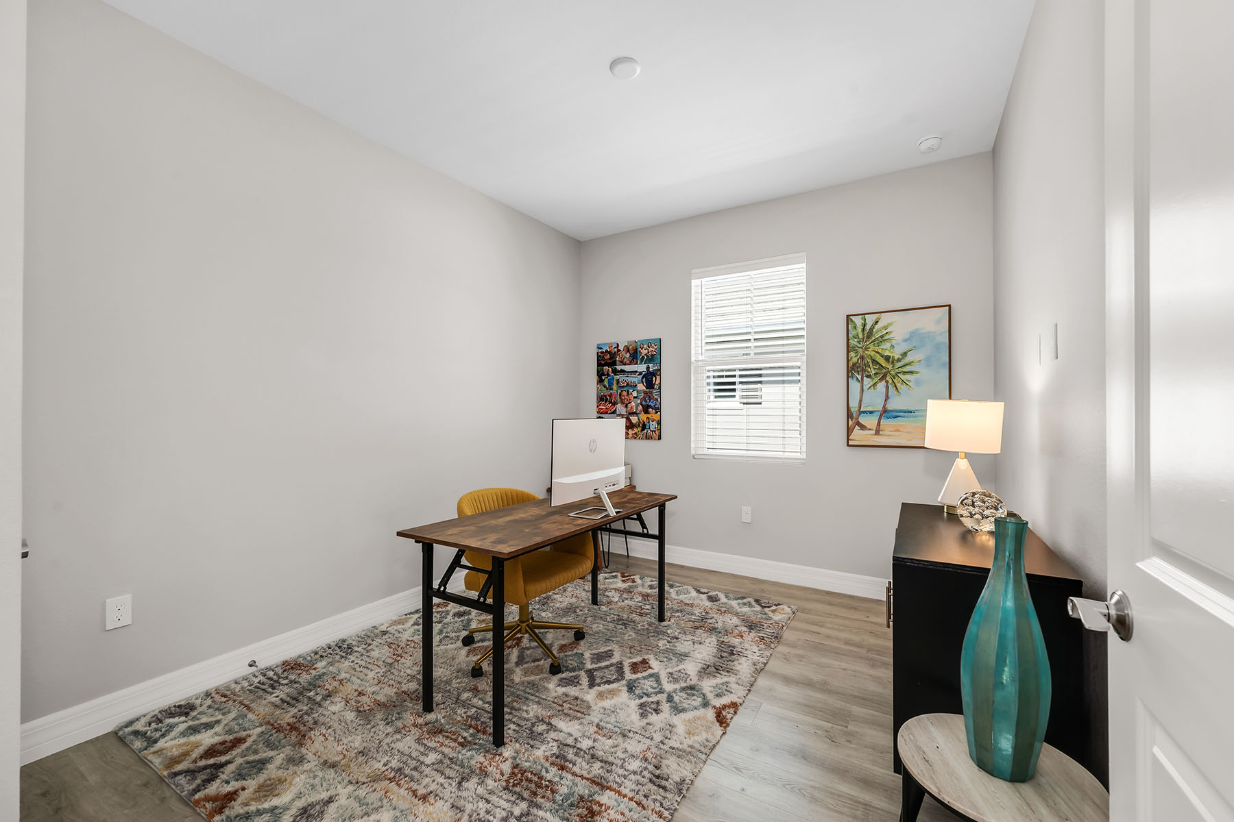 233 Indies Drive E , 201