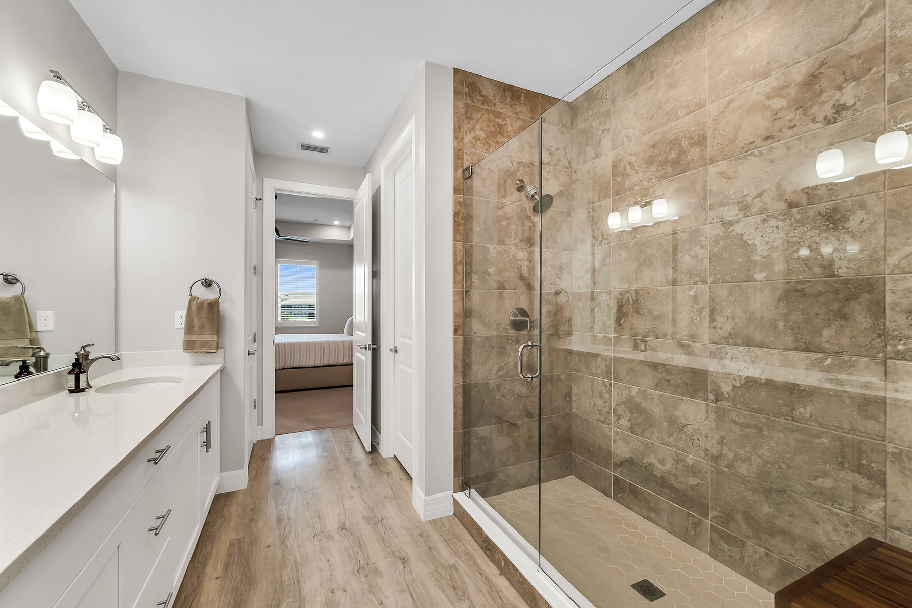 233 Indies Drive E , 201