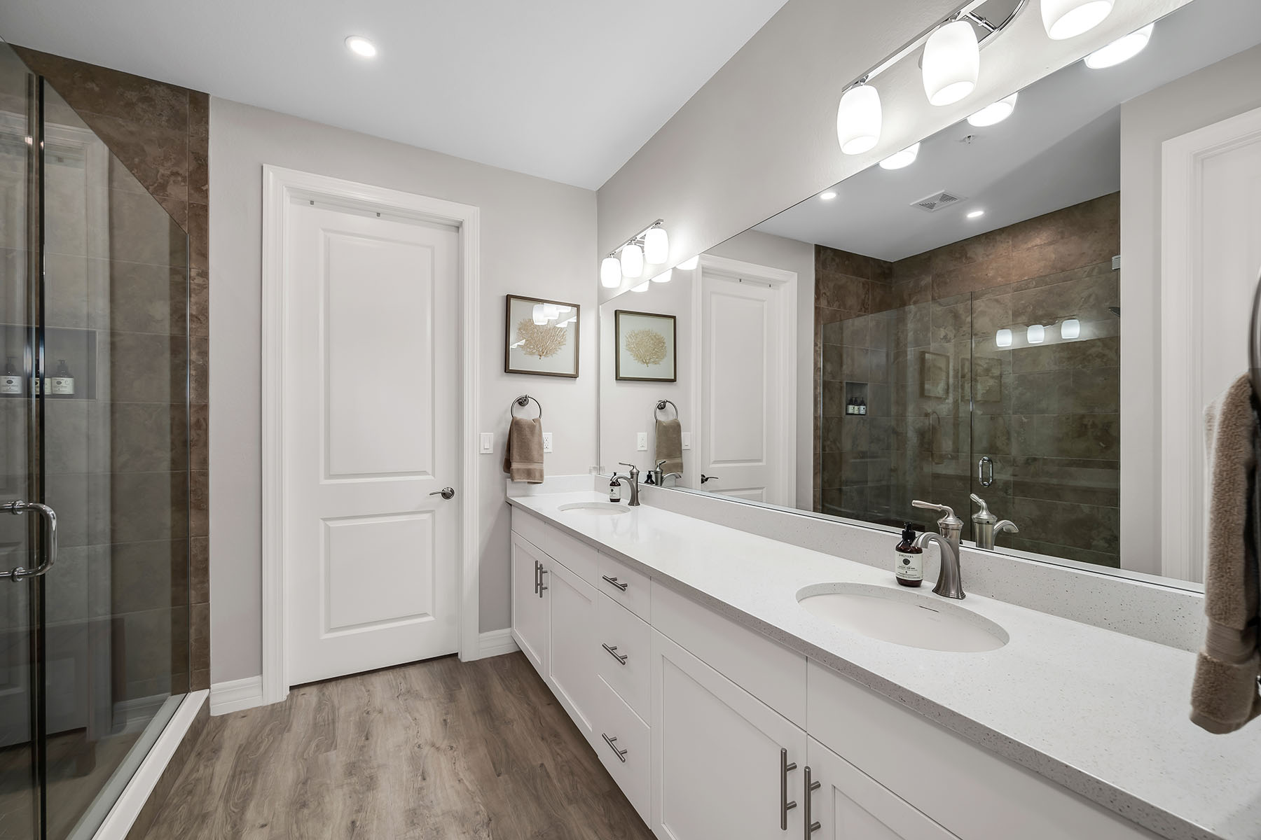 233 Indies Drive E , 201