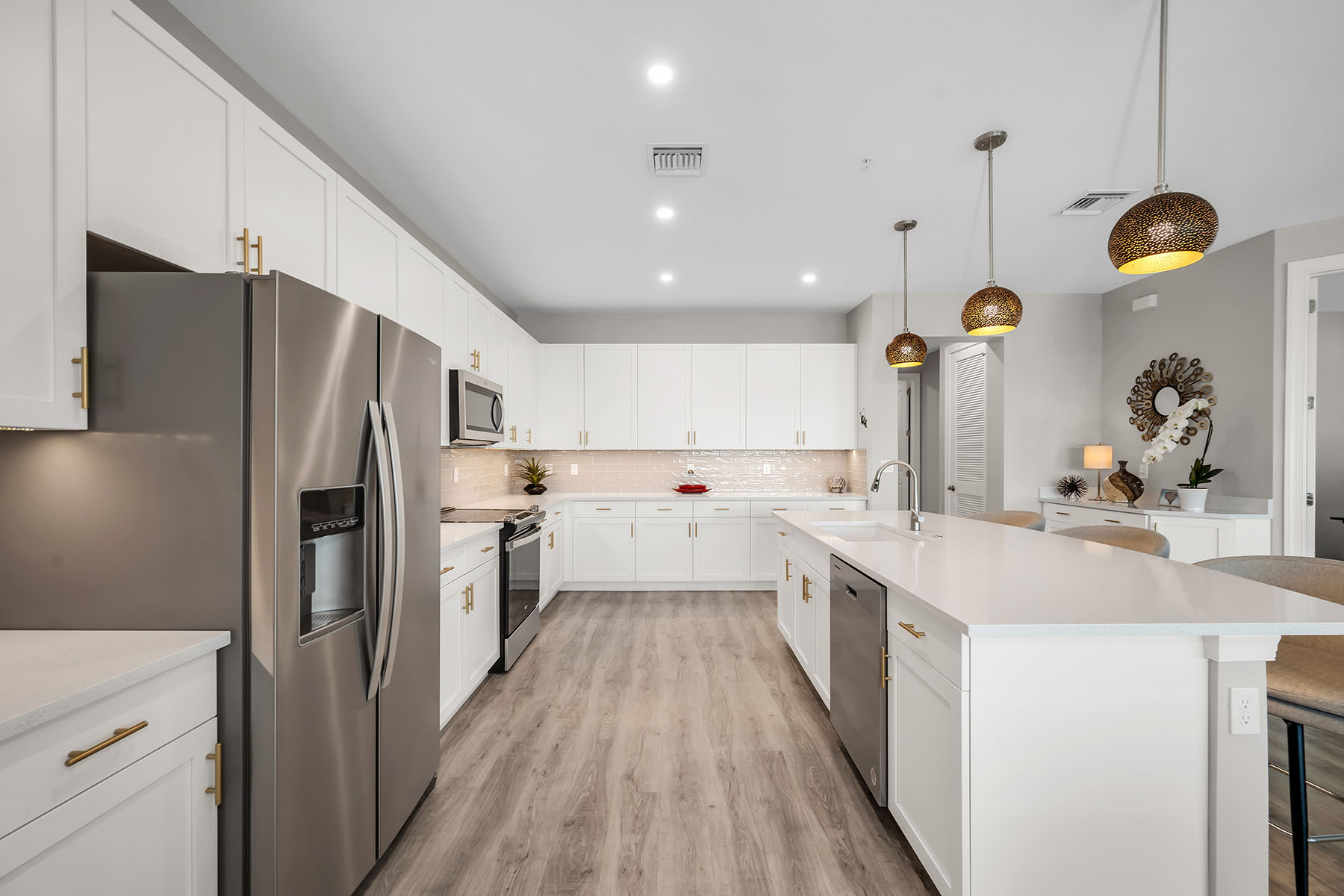 233 Indies Drive E , 201