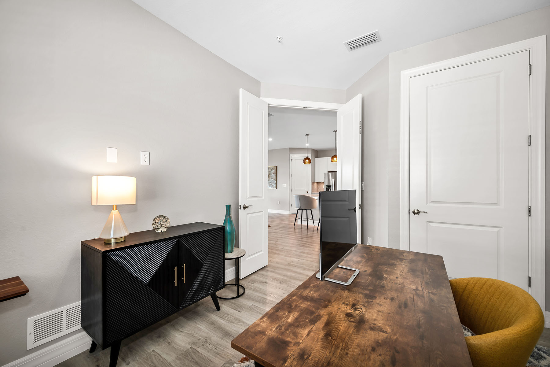 233 Indies Drive E , 201