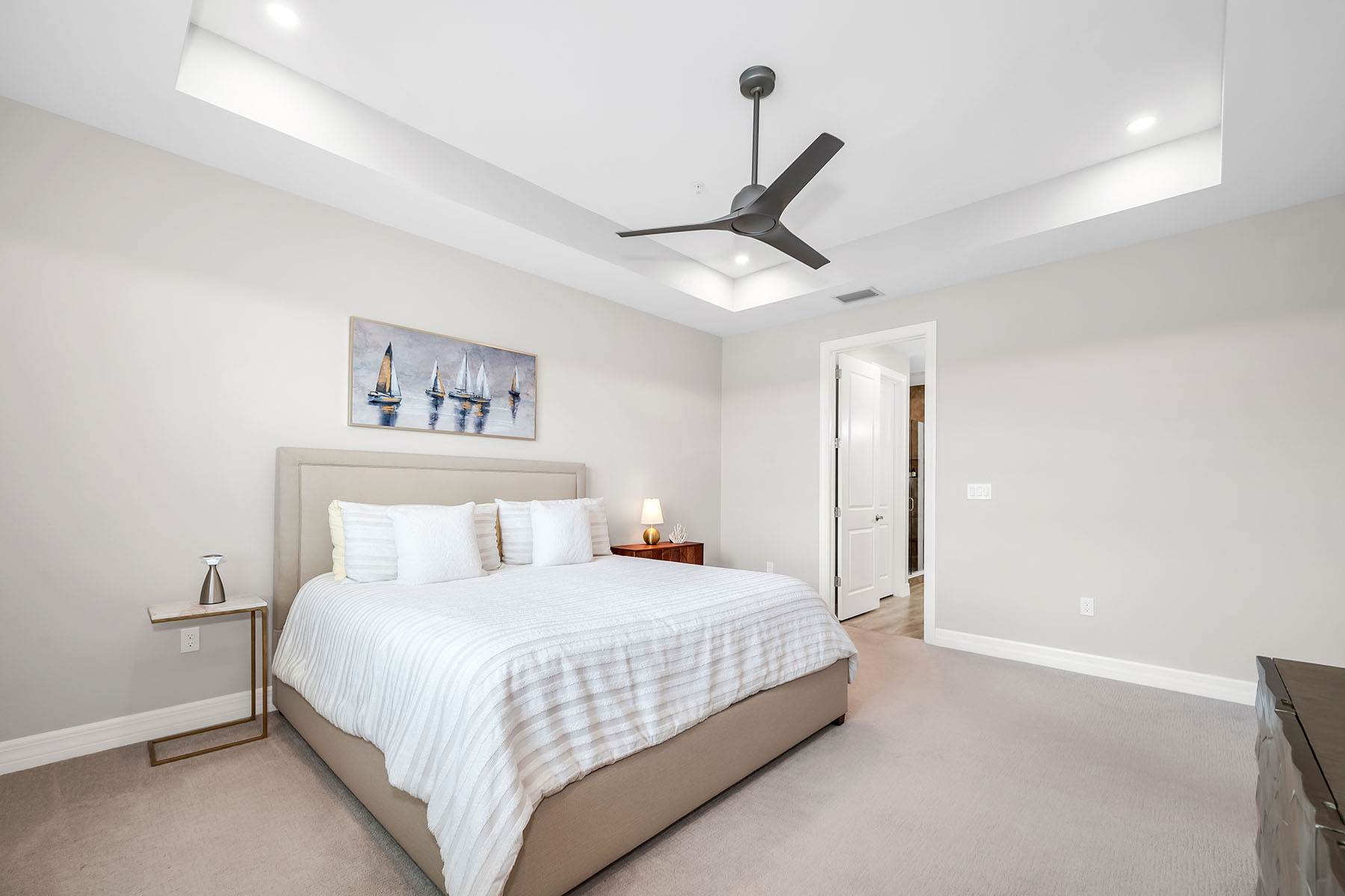 233 Indies Drive E , 201