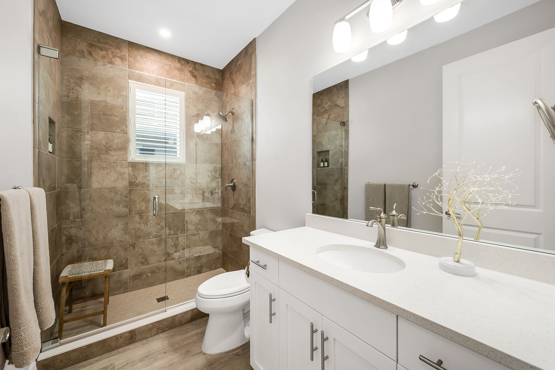 233 Indies Drive E , 201